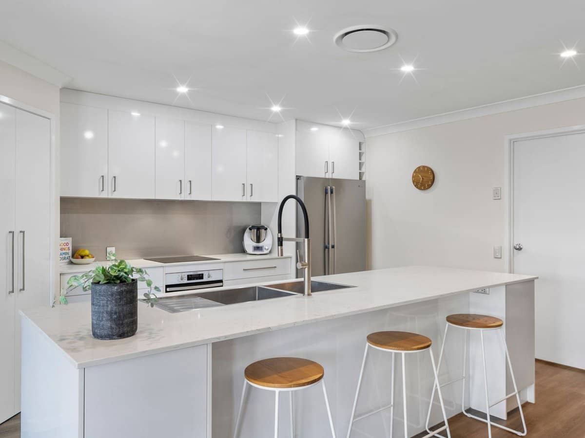 137 Kirralee Crescent, UPPER KEDRON - Thumbnail 3