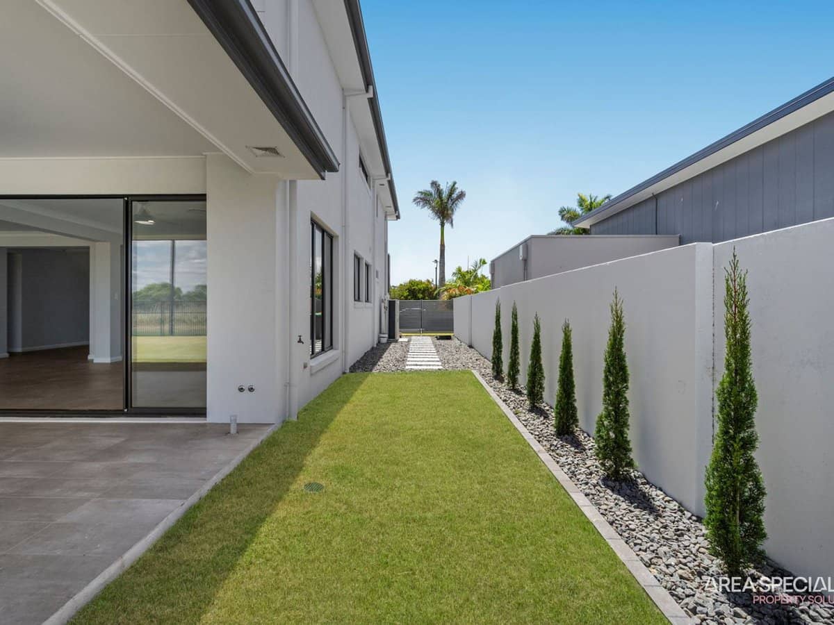 105 Harbour Boulevard, Jacobs Well - Thumbnail 4