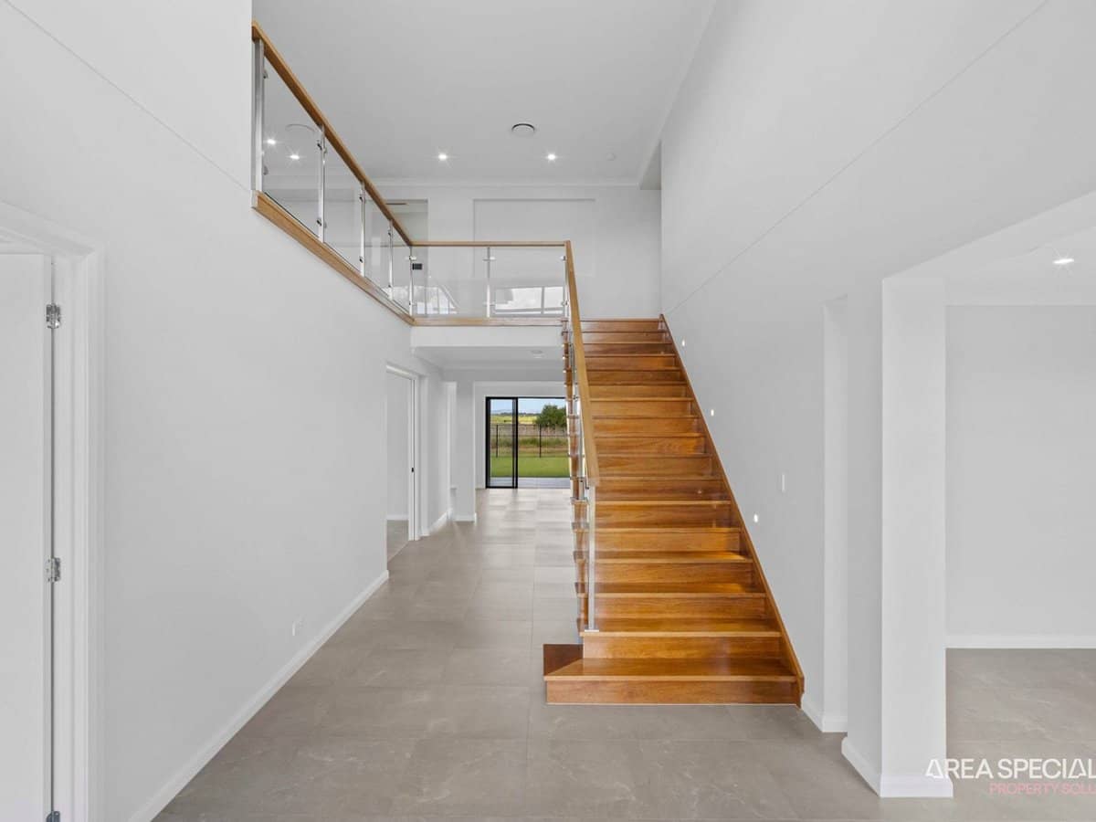 105 Harbour Boulevard, Jacobs Well - Thumbnail 6