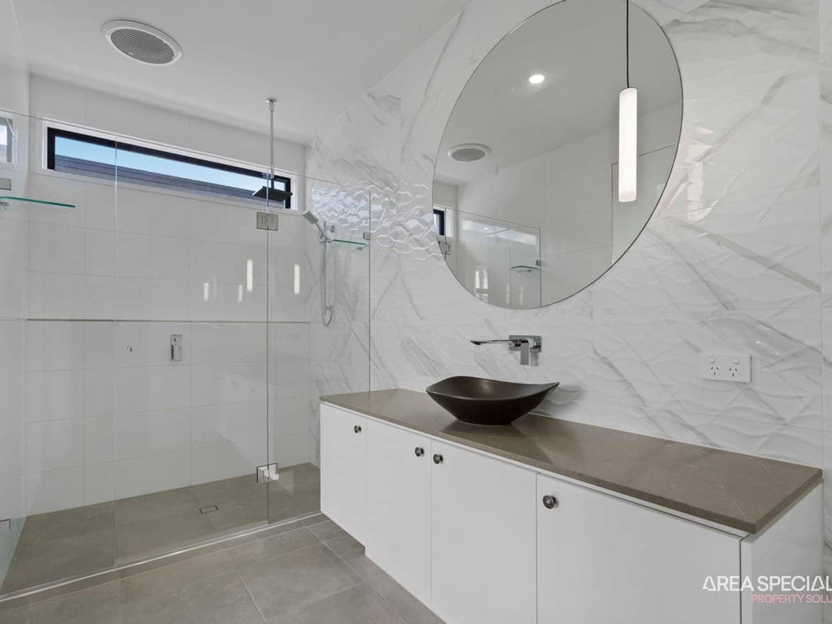 105 Harbour Boulevard, Jacobs Well - Thumbnail 14