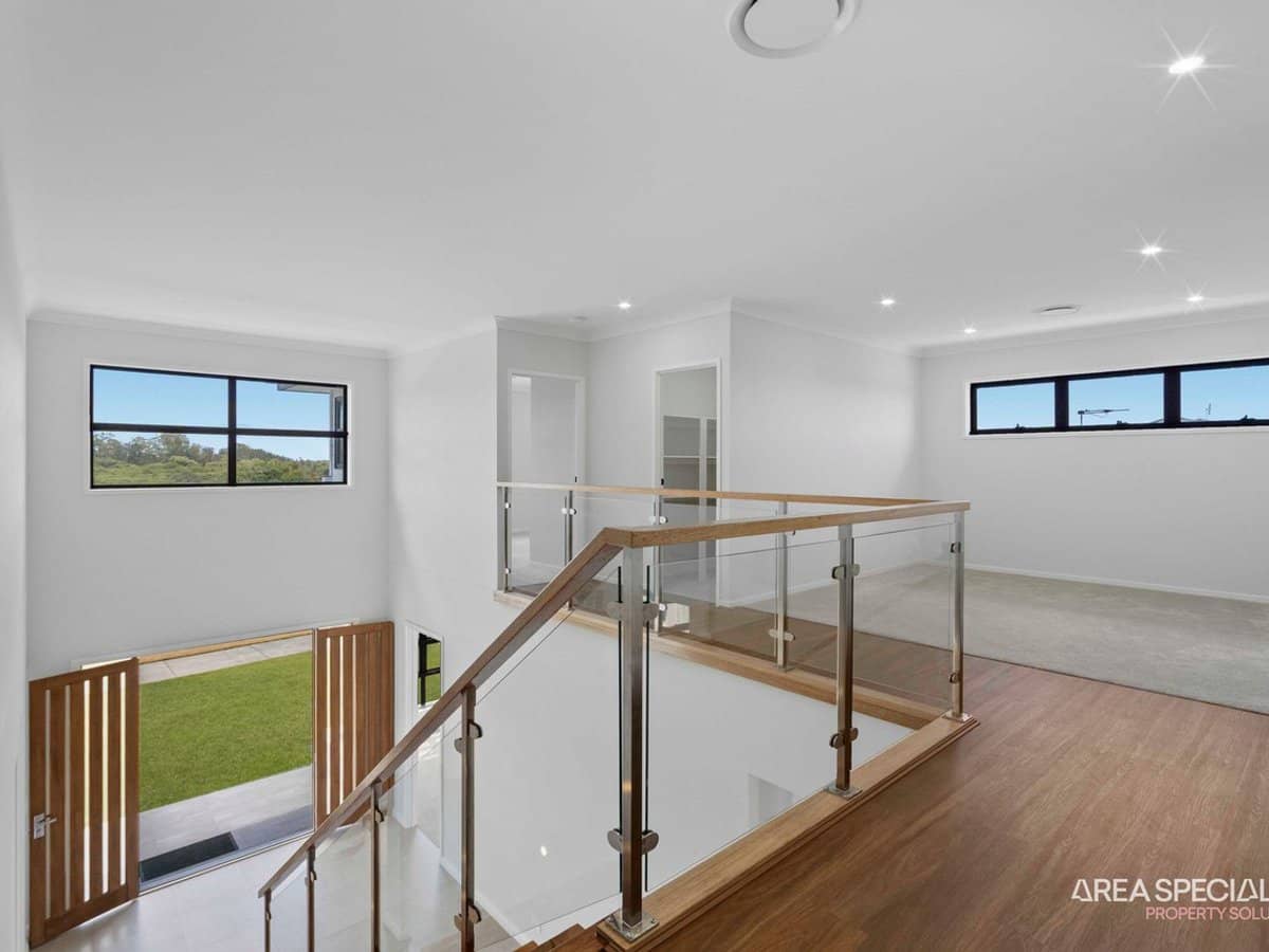 105 Harbour Boulevard, Jacobs Well - Thumbnail 16