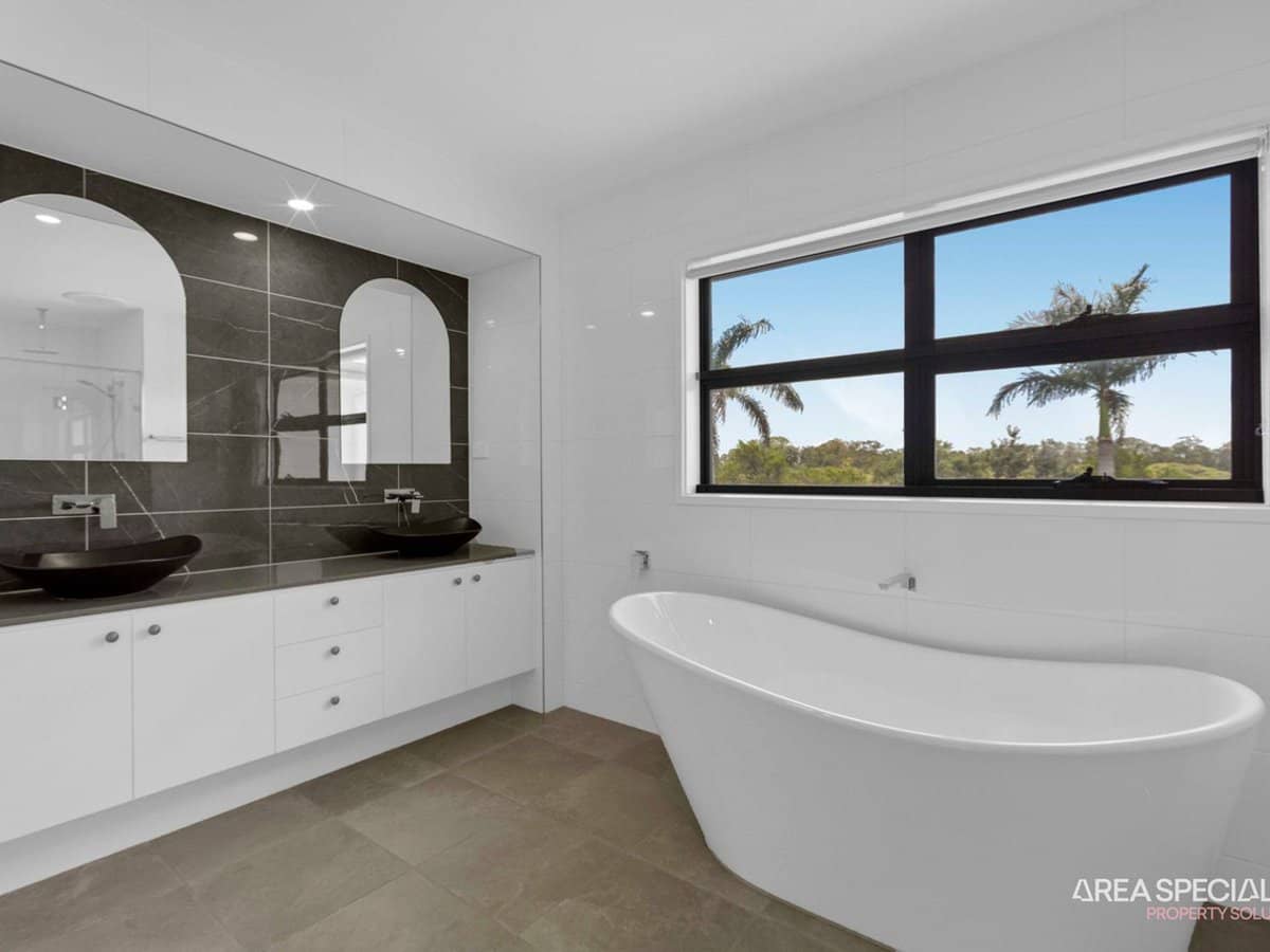 105 Harbour Boulevard, Jacobs Well - Thumbnail 18