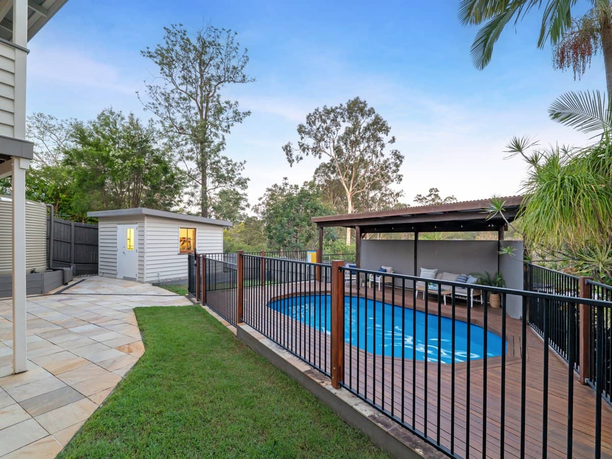 8 Henderson Road, EVERTON HILLS - Thumbnail 3