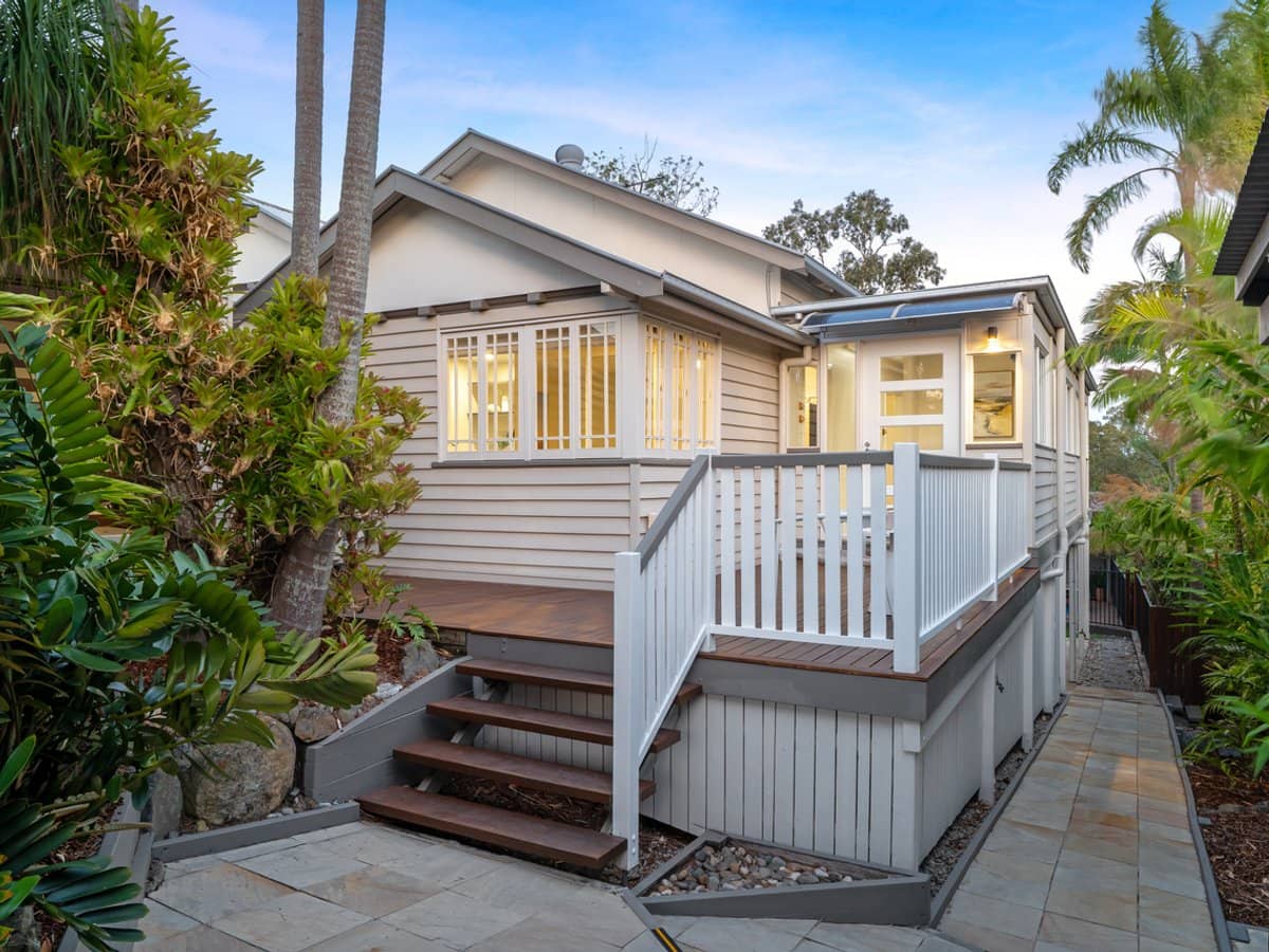 8 Henderson Road, EVERTON HILLS - Thumbnail 5