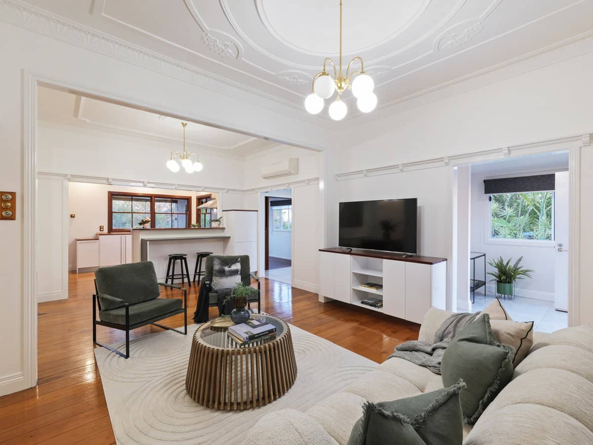 8 Henderson Road, EVERTON HILLS - Thumbnail 8