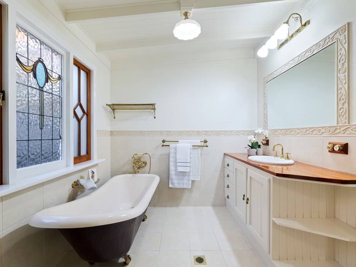 8 Henderson Road, EVERTON HILLS - Thumbnail 14