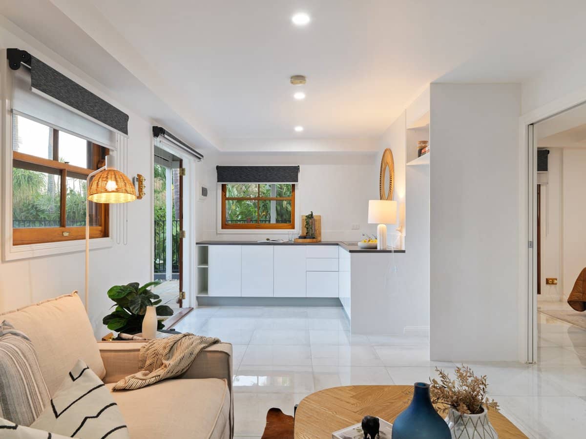 8 Henderson Road, EVERTON HILLS - Thumbnail 22