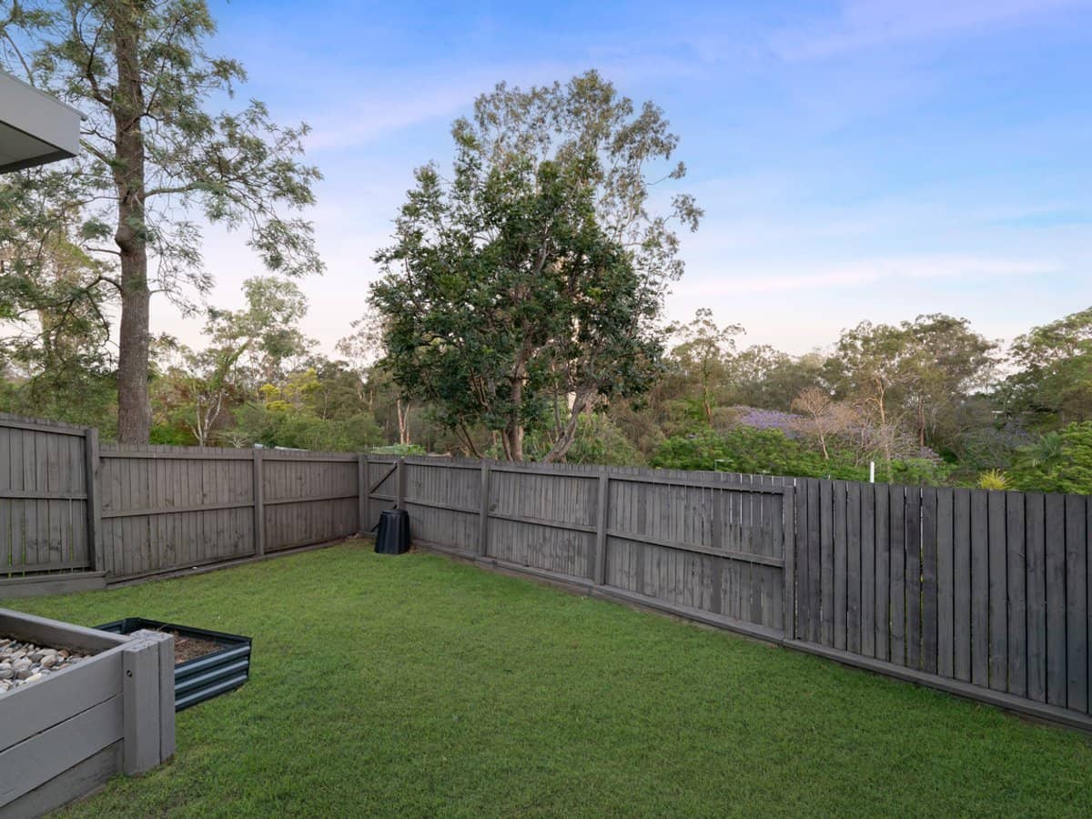 8 Henderson Road, EVERTON HILLS - Thumbnail 27