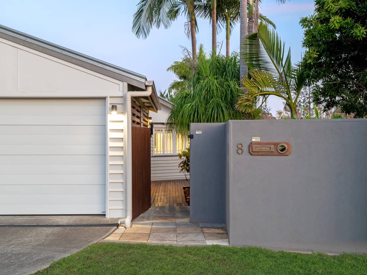 8 Henderson Road, EVERTON HILLS - Thumbnail 28