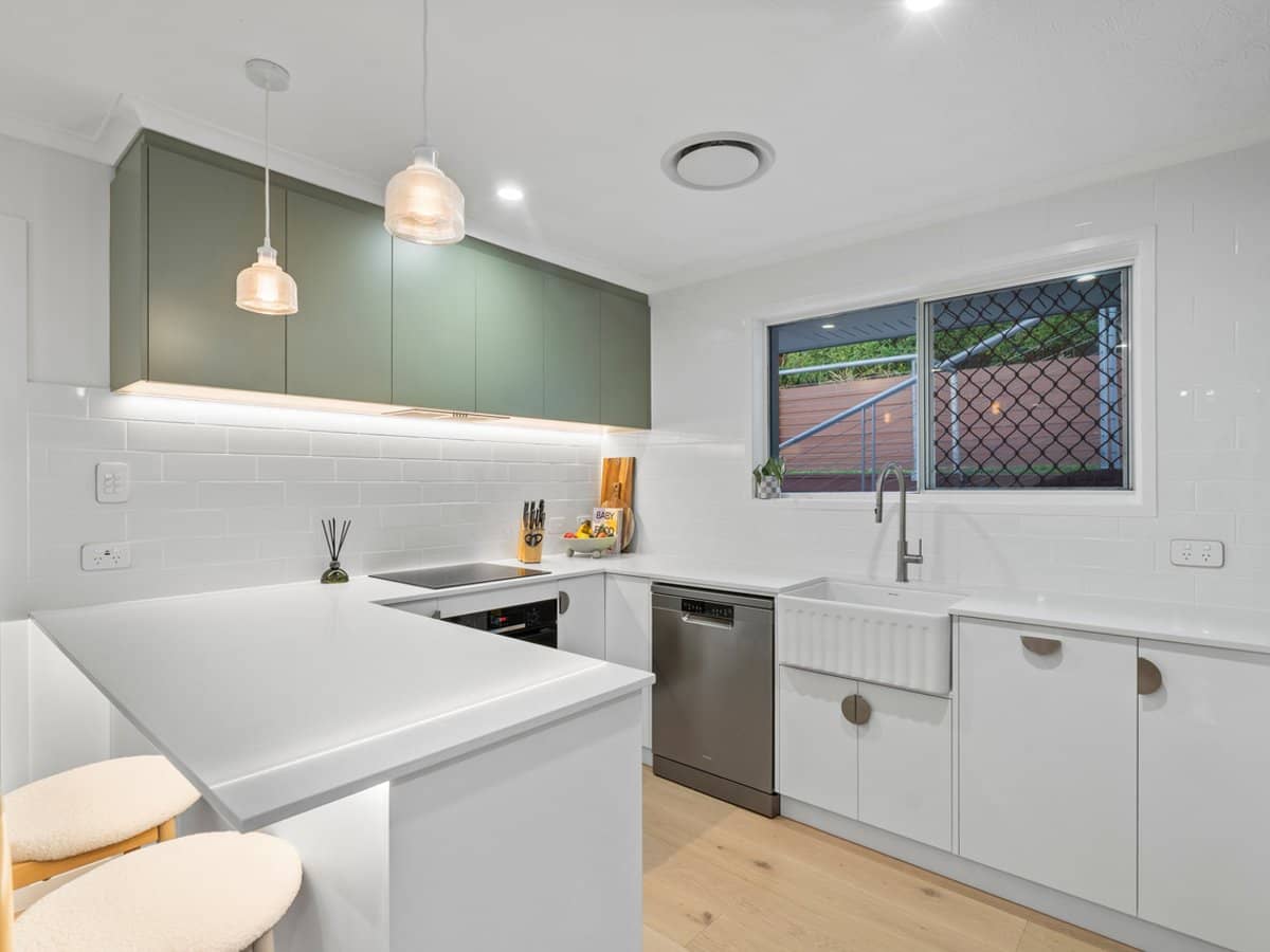 24 Barrine Drive, WORONGARY - Thumbnail 2