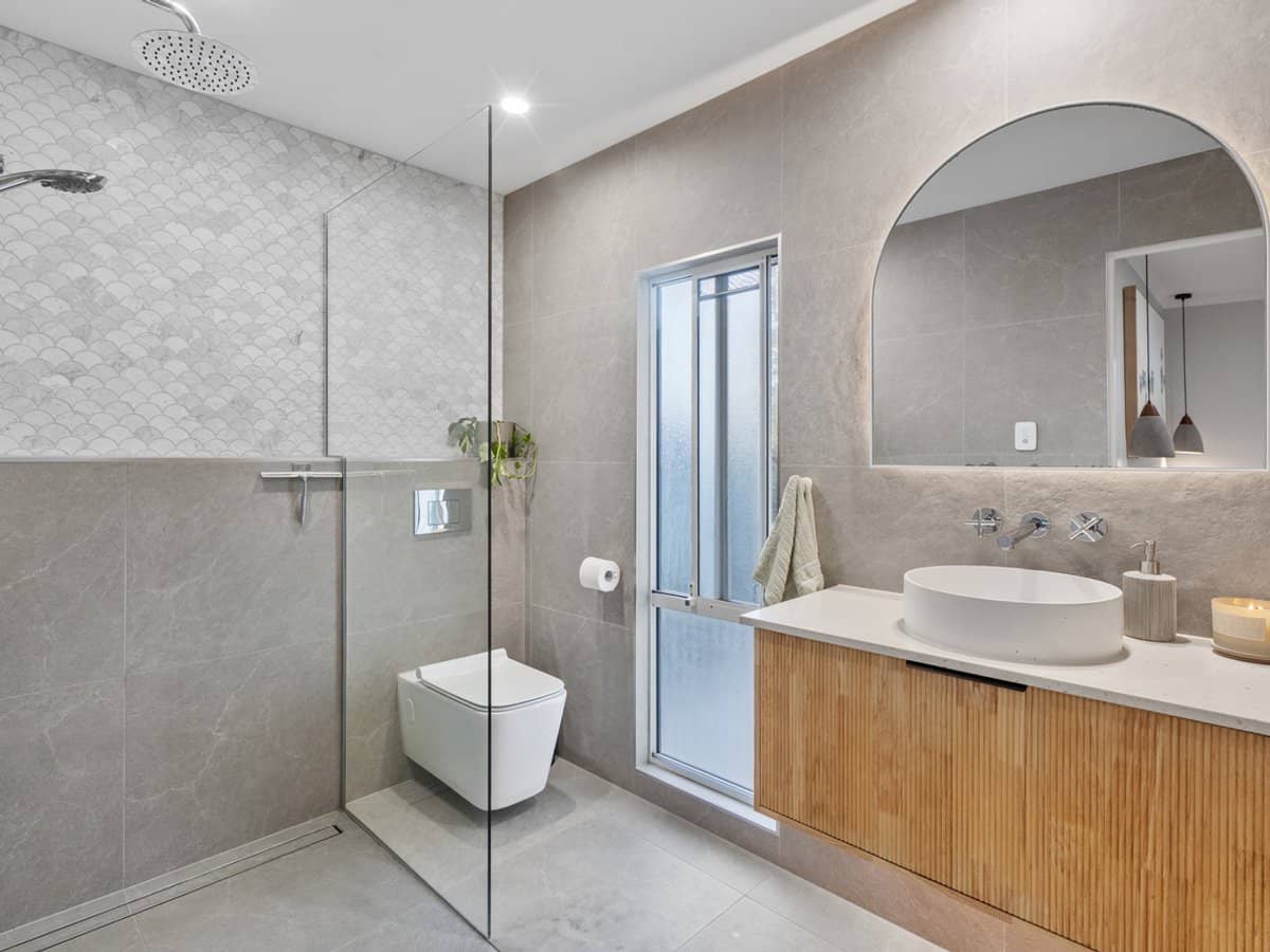 24 Barrine Drive, WORONGARY - Thumbnail 8