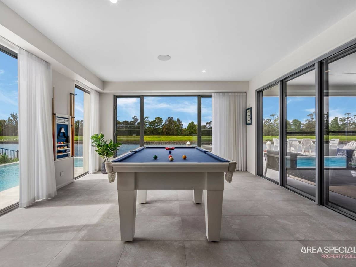 102 Paradise Parade, Jacobs Well - Thumbnail 15