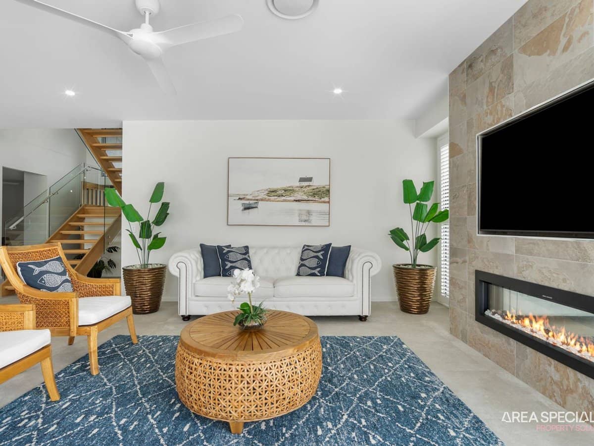 102 Paradise Parade, Jacobs Well - Thumbnail 16