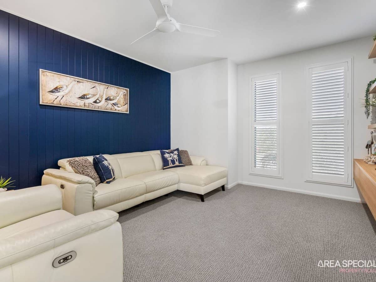 102 Paradise Parade, Jacobs Well - Thumbnail 17