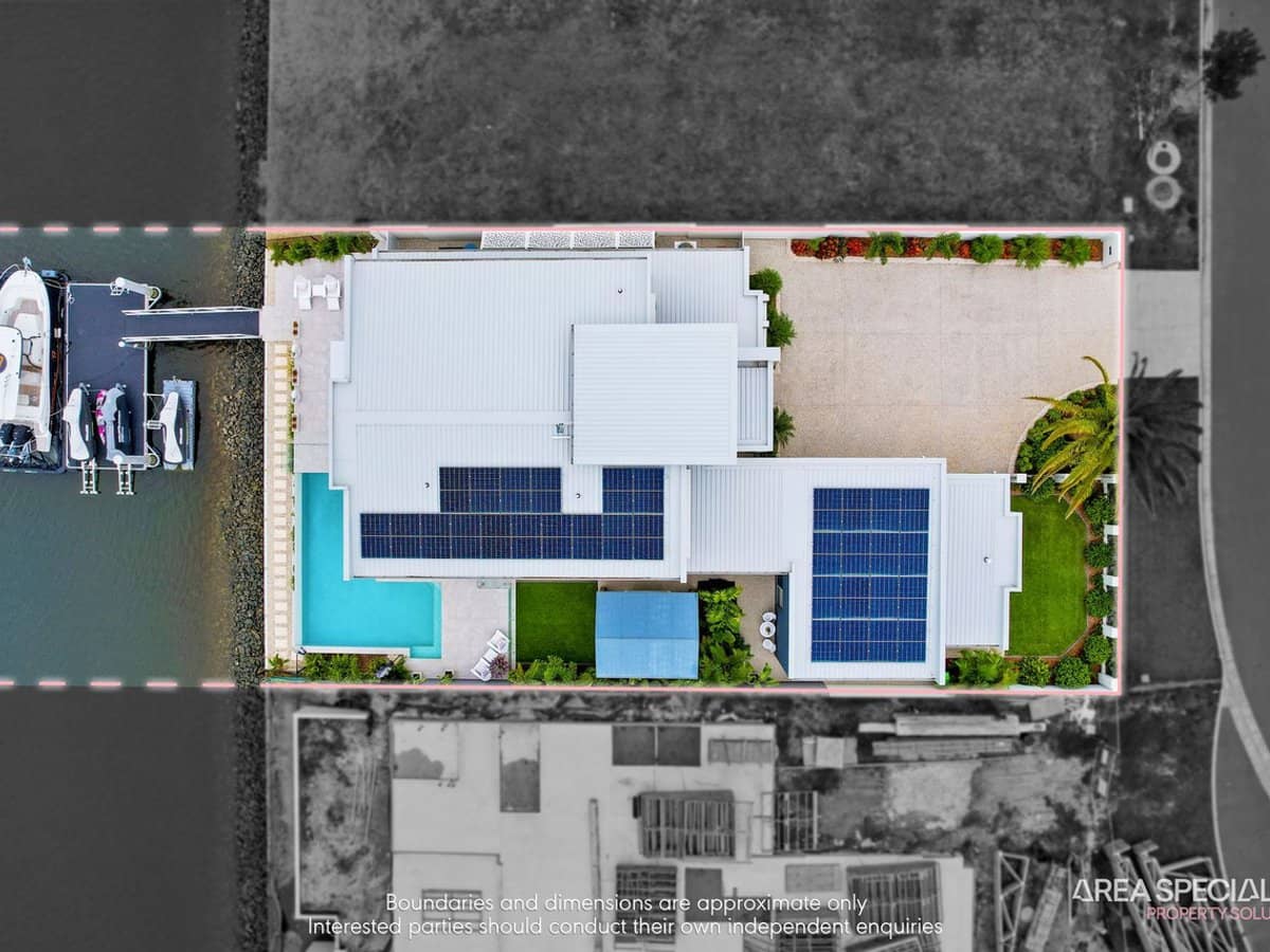 102 Paradise Parade, Jacobs Well - Thumbnail 32