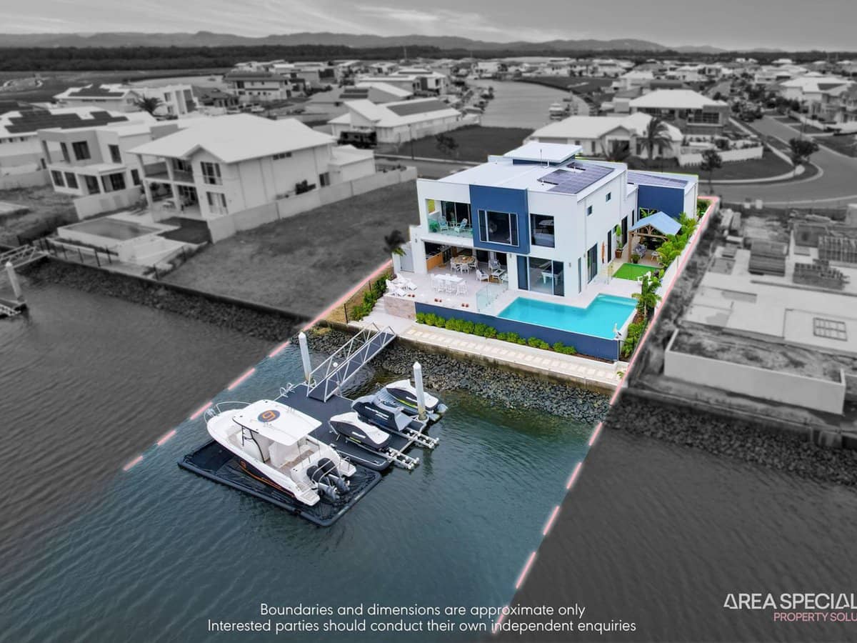 102 Paradise Parade, Jacobs Well - Thumbnail 4