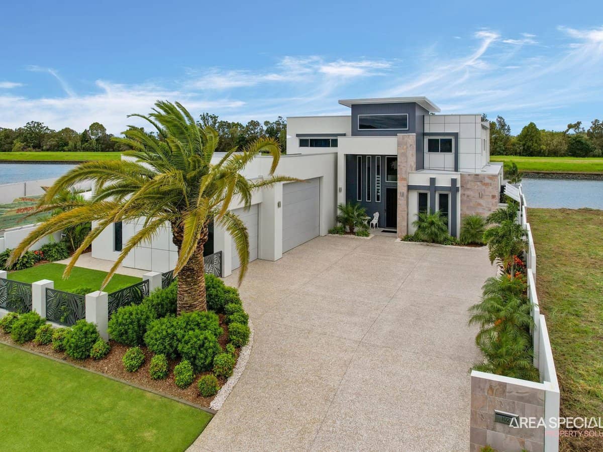 102 Paradise Parade, Jacobs Well - Thumbnail 6