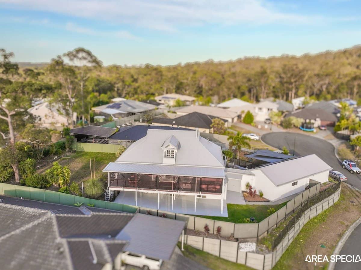 2 Carmel Close, Gilston - Thumbnail 4