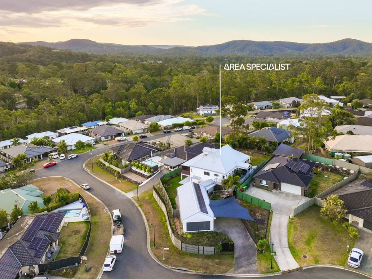 2 Carmel Close, Gilston - Thumbnail 6