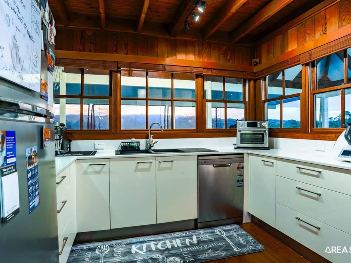 2 Carmel Close, Gilston - Thumbnail 9