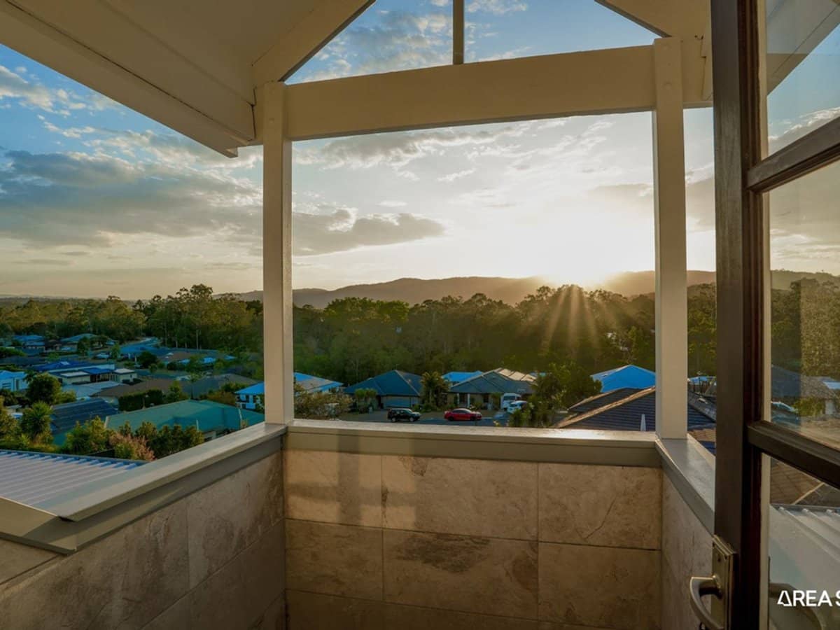 2 Carmel Close, Gilston - Thumbnail 16