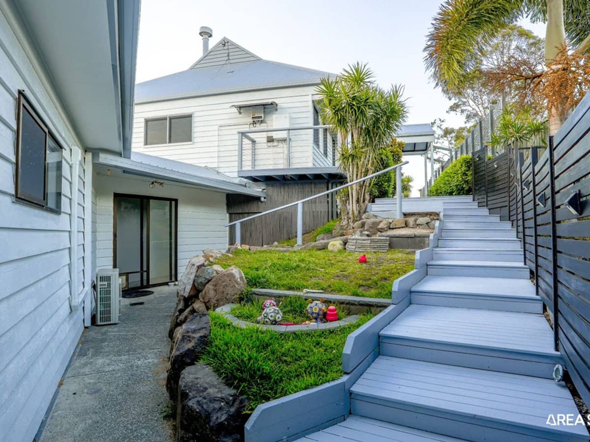 2 Carmel Close, Gilston - Thumbnail 25