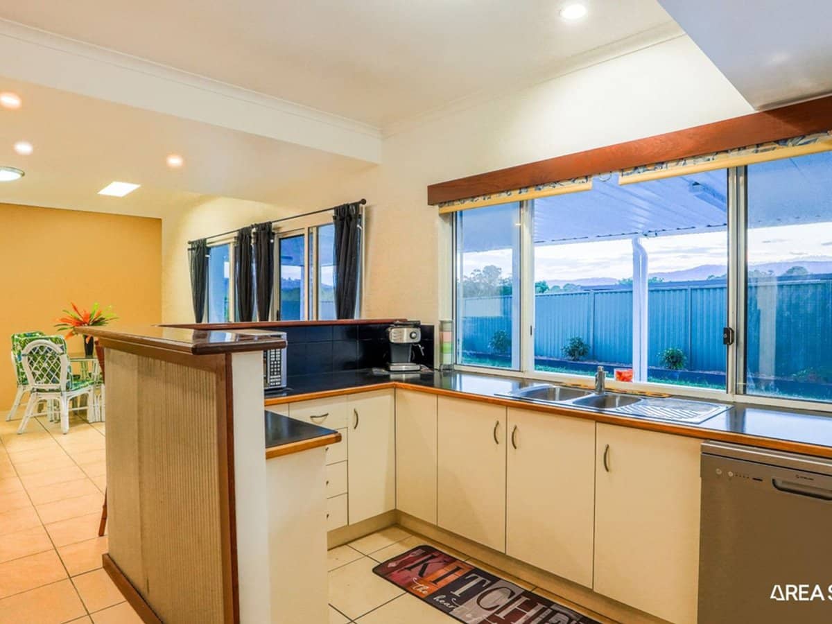 2 Carmel Close, Gilston - Thumbnail 29