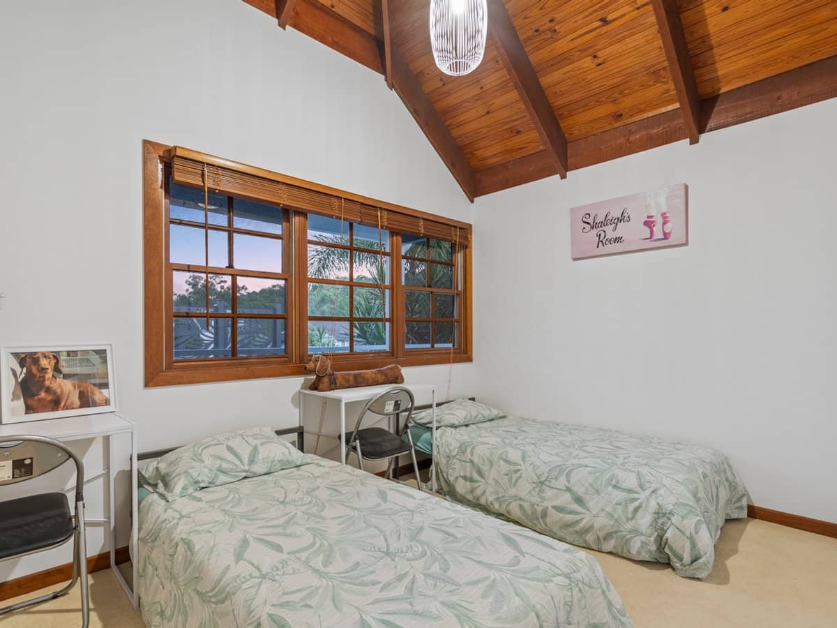 2 Carmel Close, Gilston - Thumbnail 17