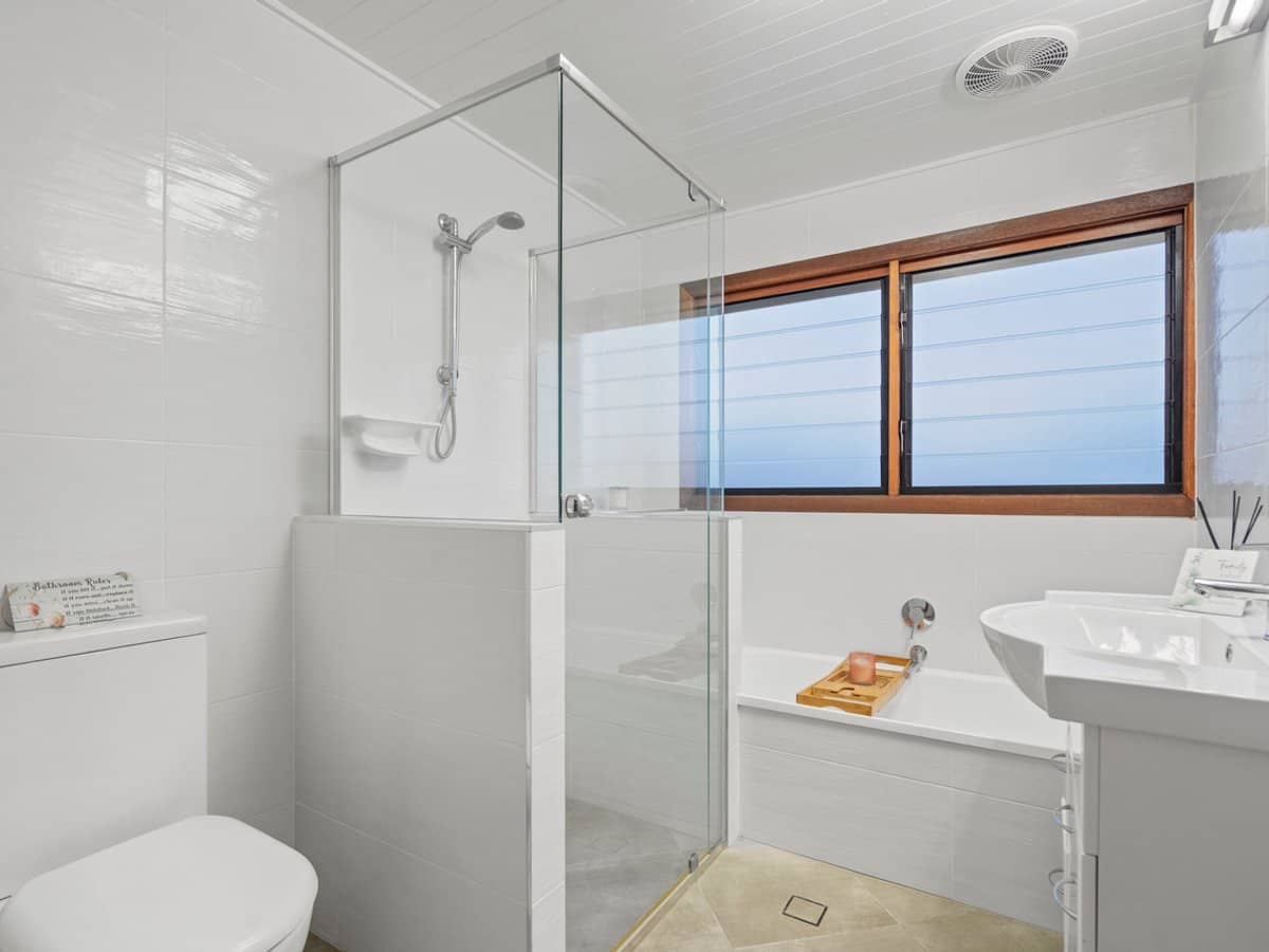 2 Carmel Close, Gilston - Thumbnail 19