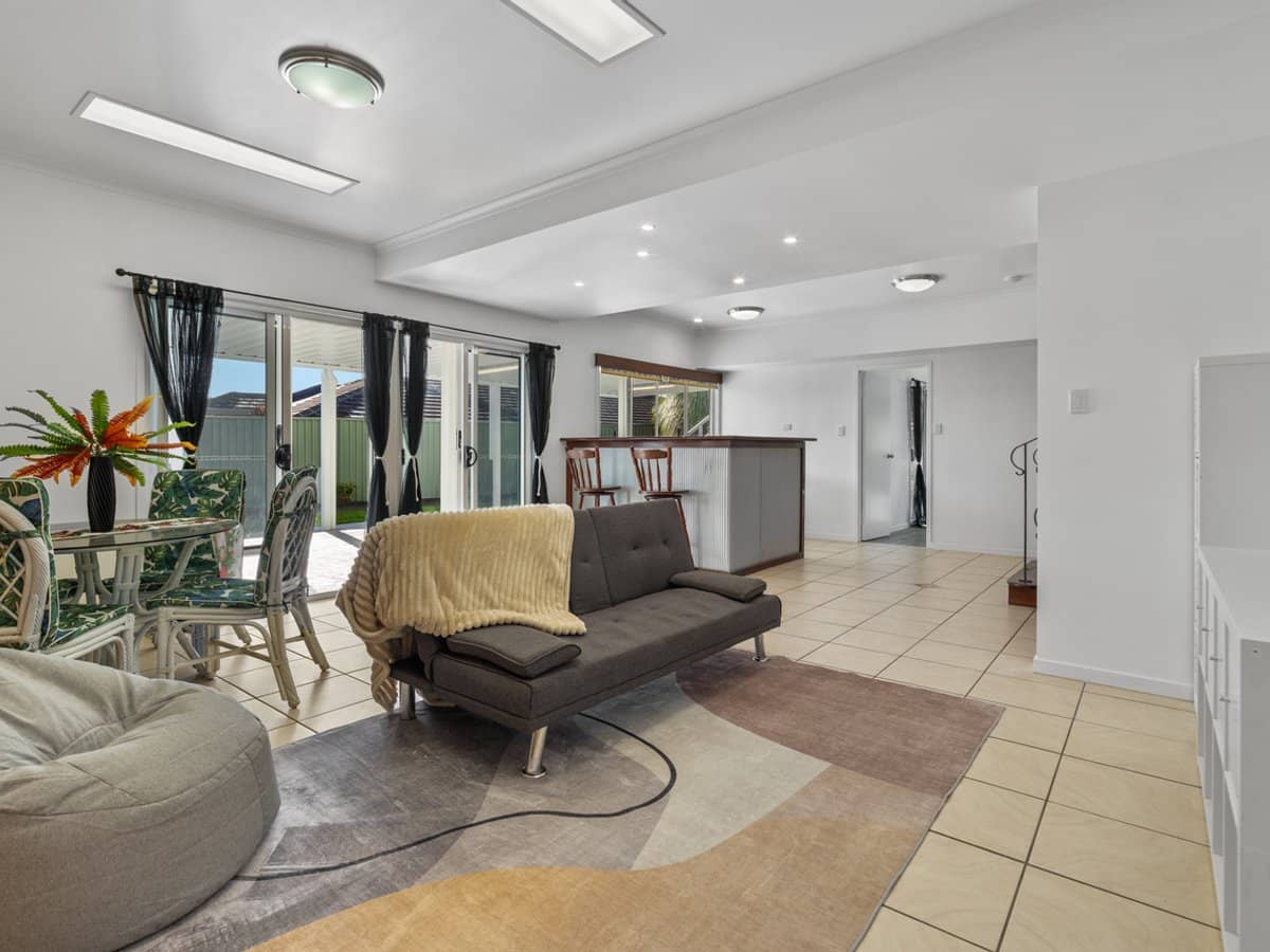 2 Carmel Close, Gilston - Thumbnail 29