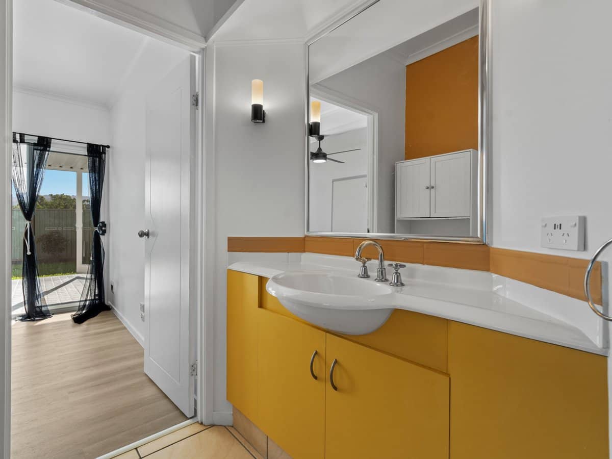 2 Carmel Close, Gilston - Thumbnail 32