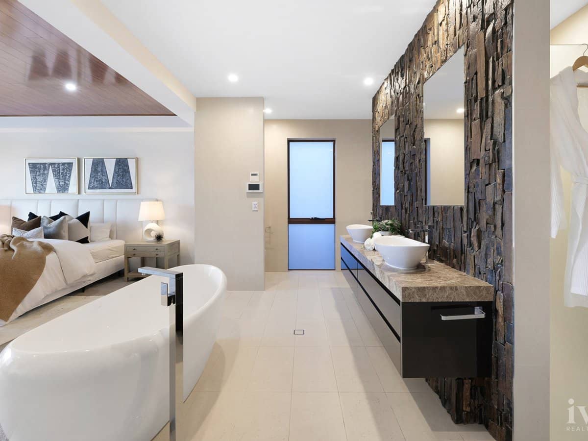 7 Royal Albert Crescent, Sovereign Islands - Thumbnail 19