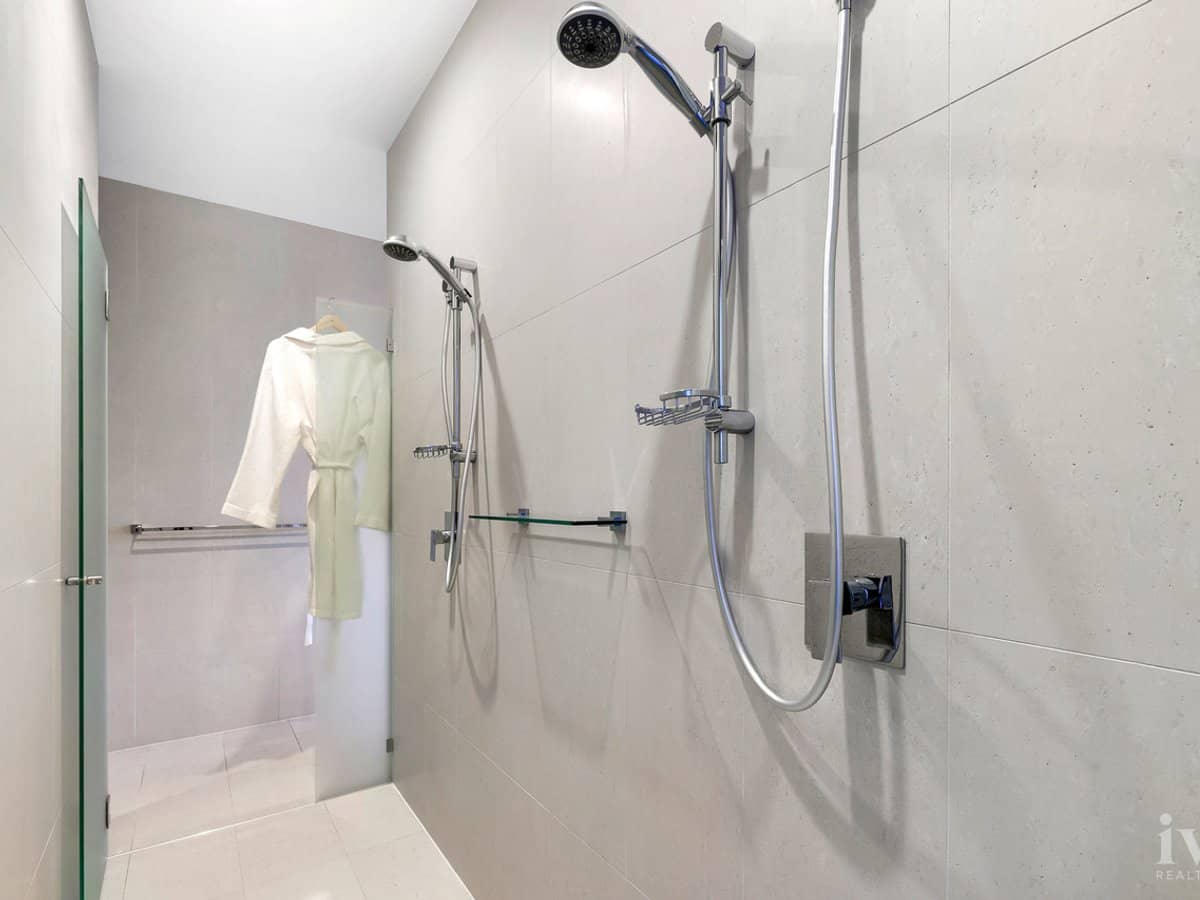 7 Royal Albert Crescent, Sovereign Islands - Thumbnail 22