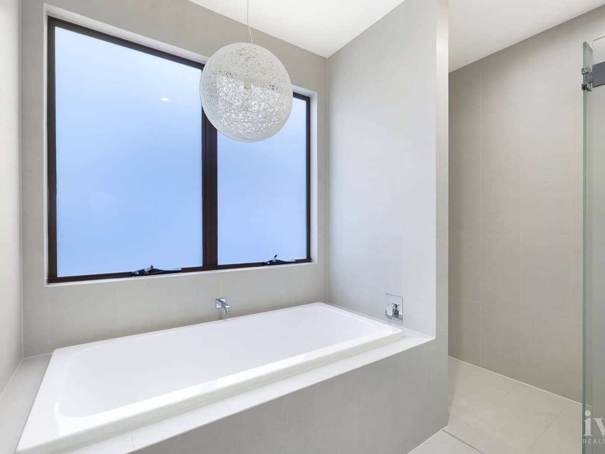 7 Royal Albert Crescent, Sovereign Islands - Thumbnail 24