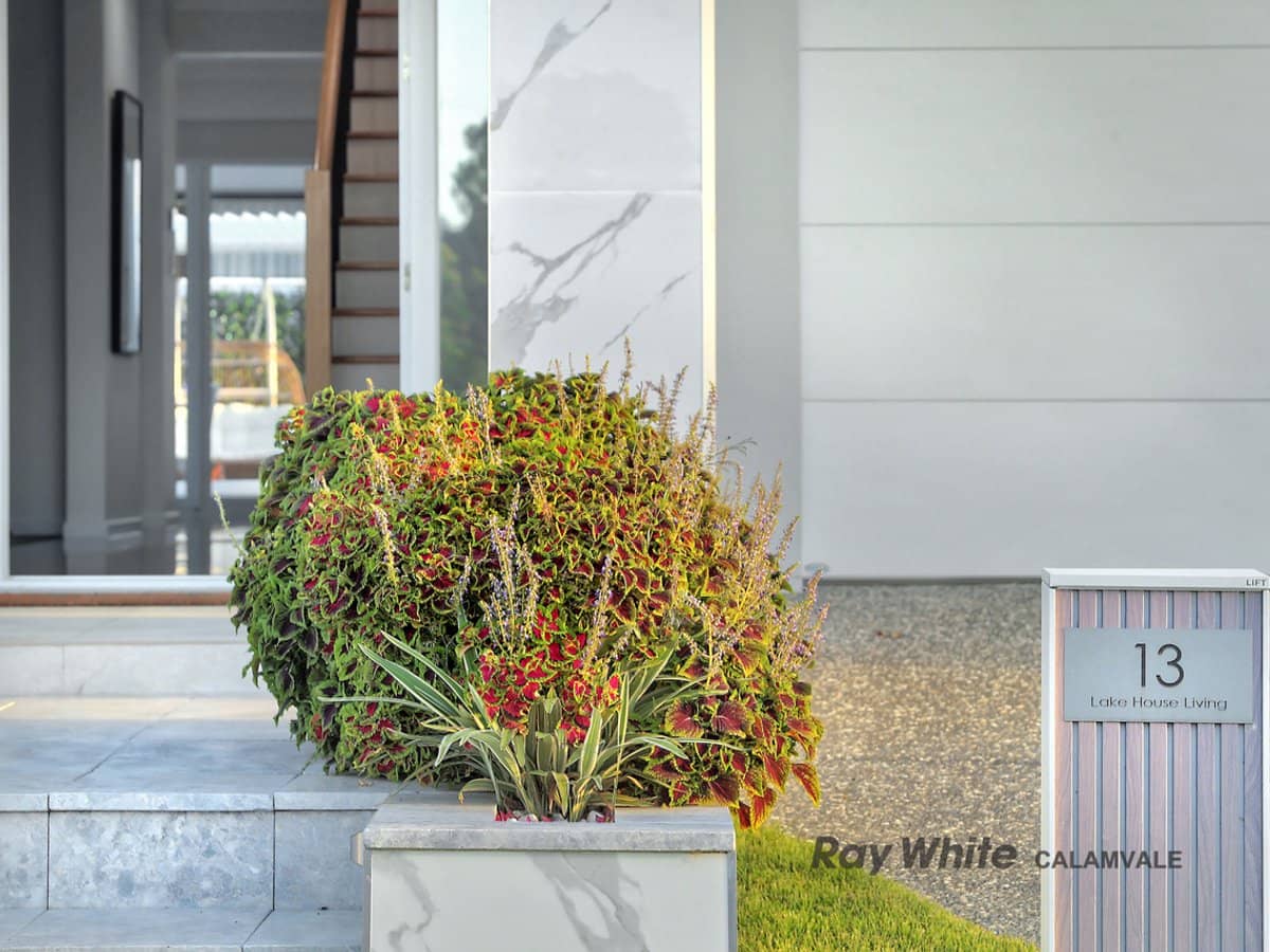 13 Villa Boulevard, NERANG - Thumbnail 24