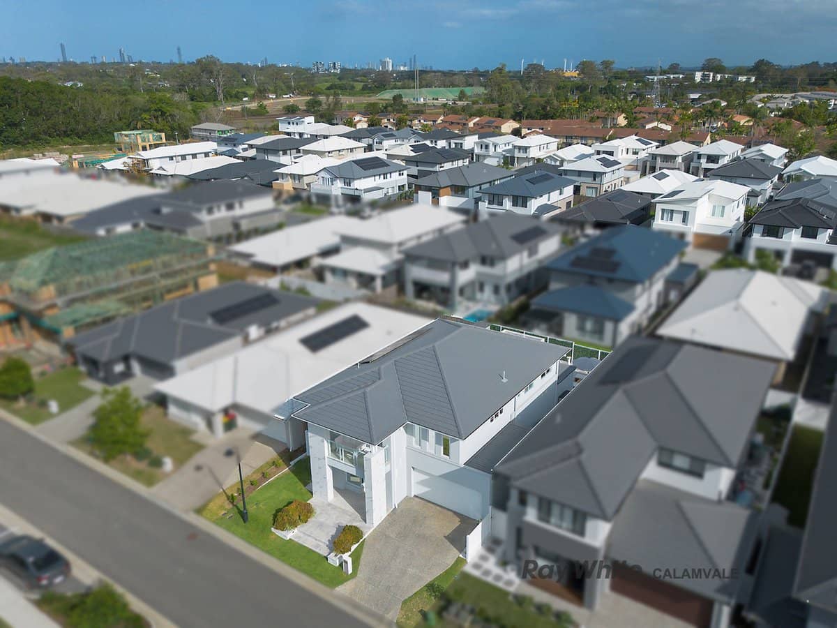 13 Villa Boulevard, NERANG - Thumbnail 32