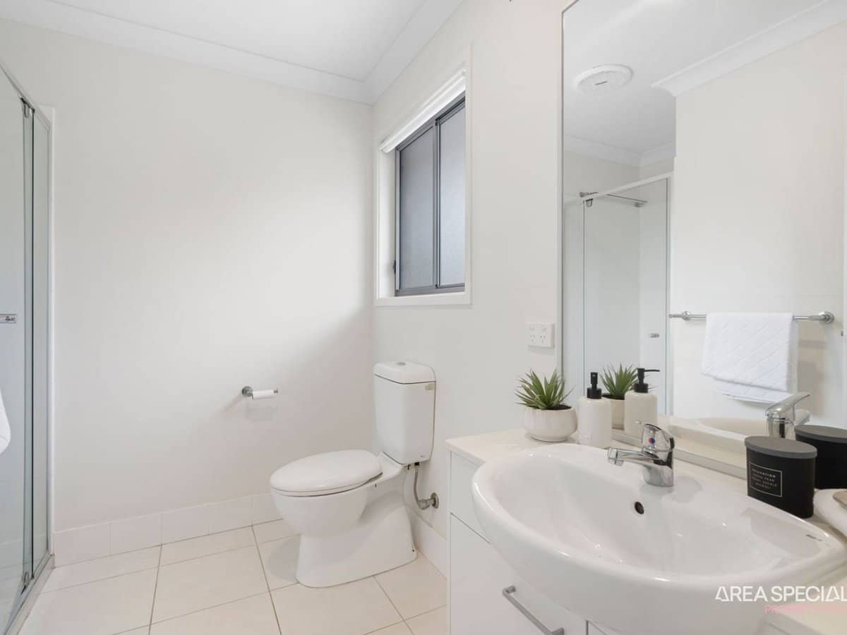 38 Seabright Circuit, Jacobs Well - Thumbnail 12