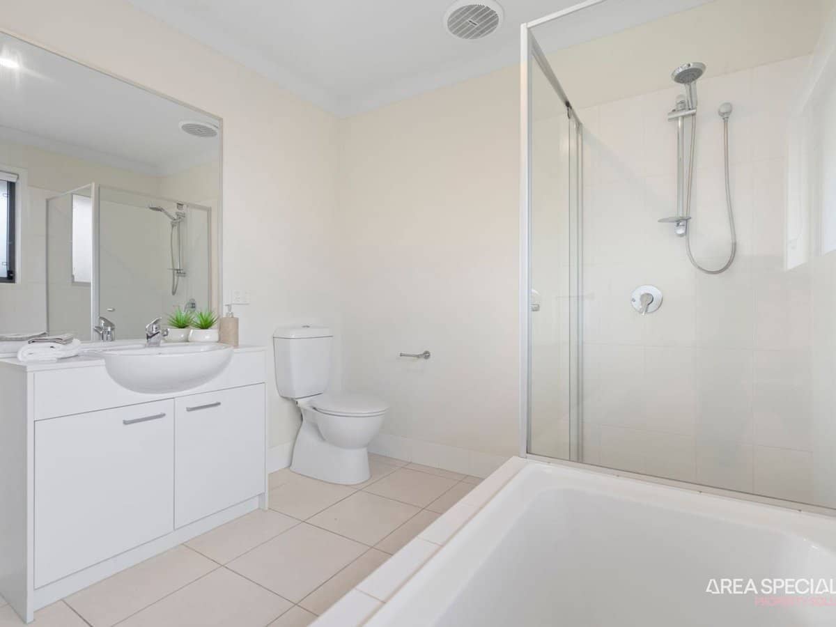 38 Seabright Circuit, Jacobs Well - Thumbnail 16