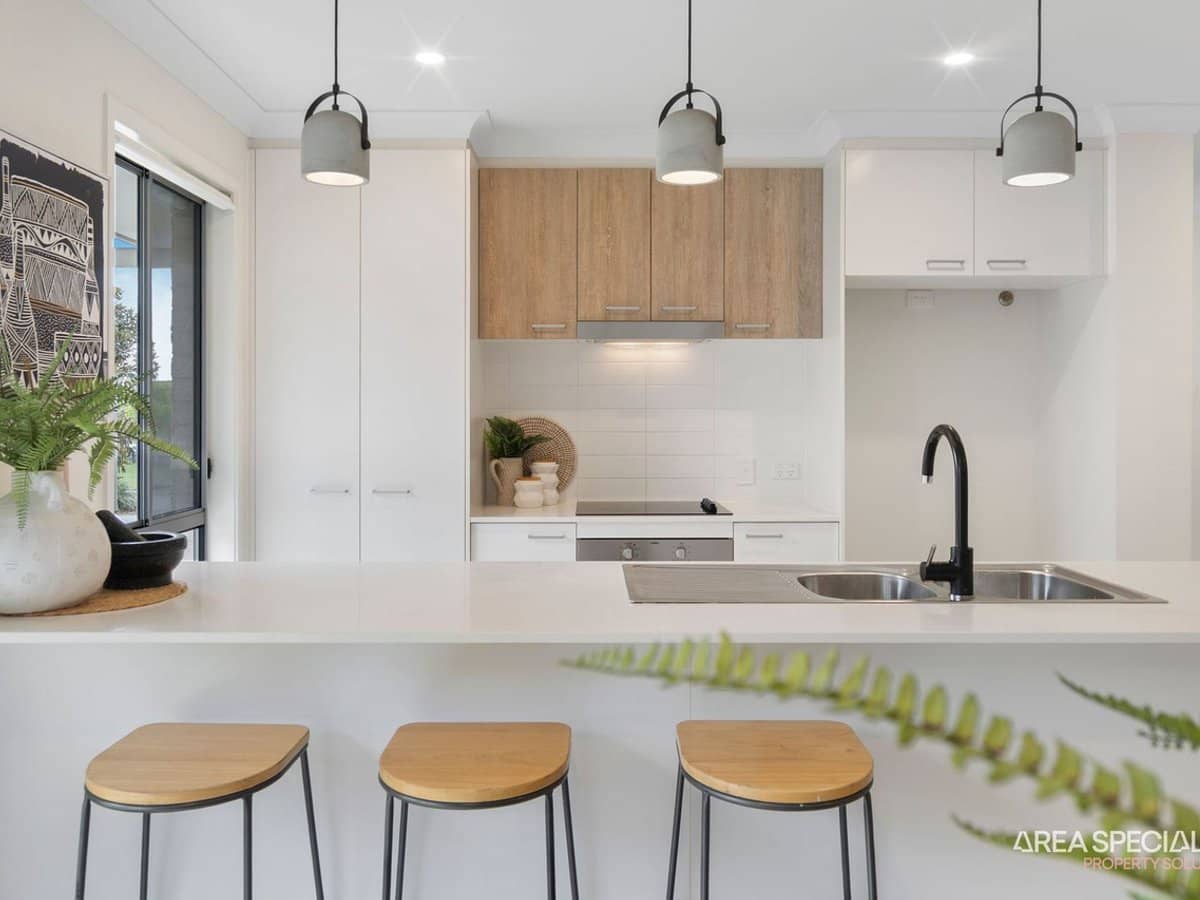 38 Seabright Circuit, Jacobs Well - Thumbnail 6