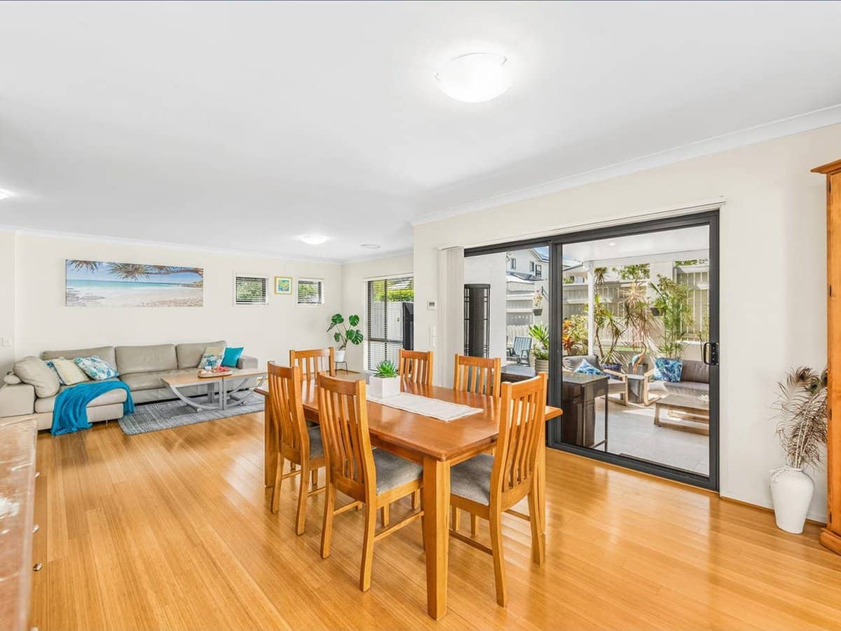 7 Greenway Circuit, MOUNT OMMANEY - Thumbnail 4