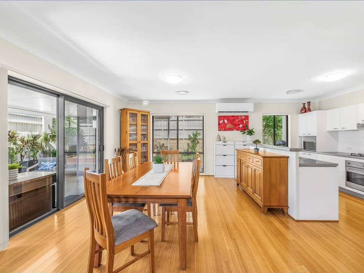 7 Greenway Circuit, MOUNT OMMANEY - Thumbnail 5