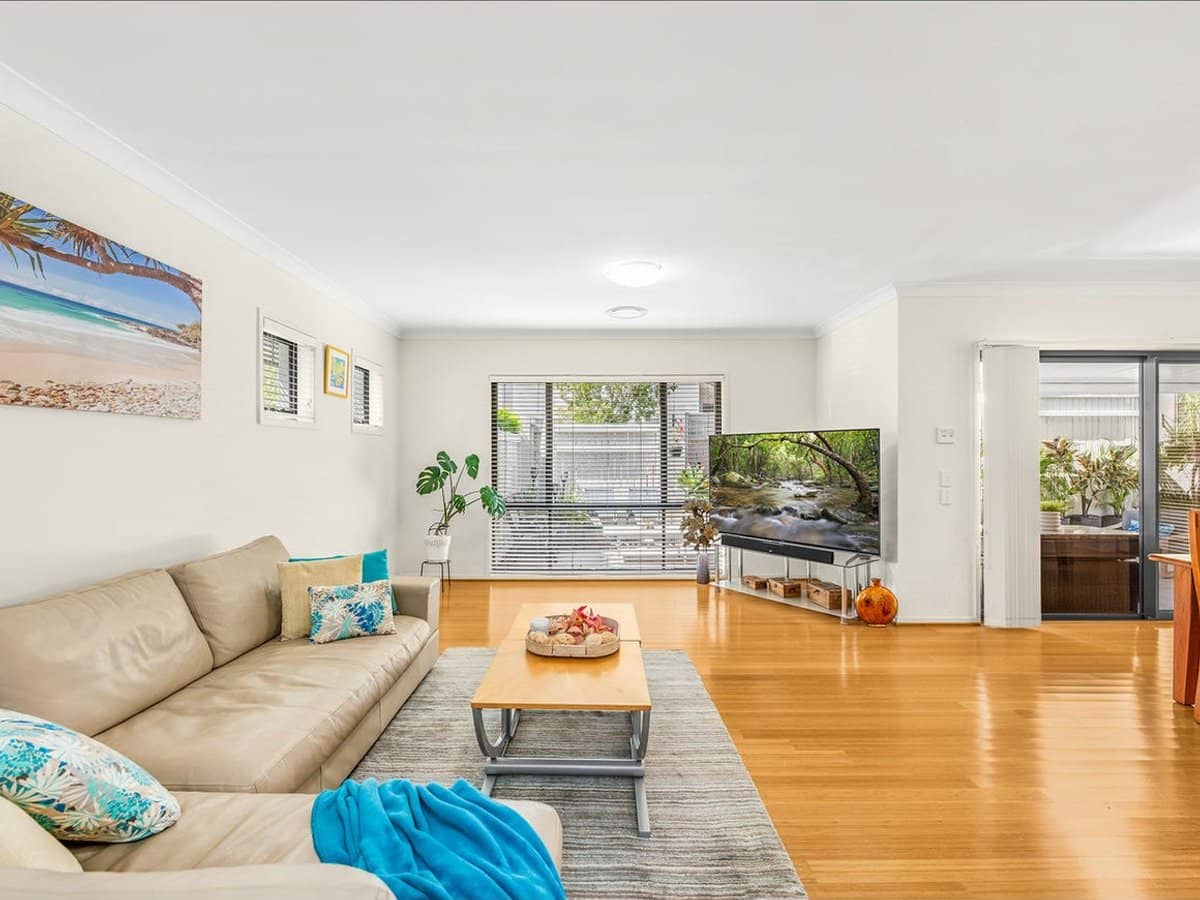 7 Greenway Circuit, MOUNT OMMANEY - Thumbnail 6