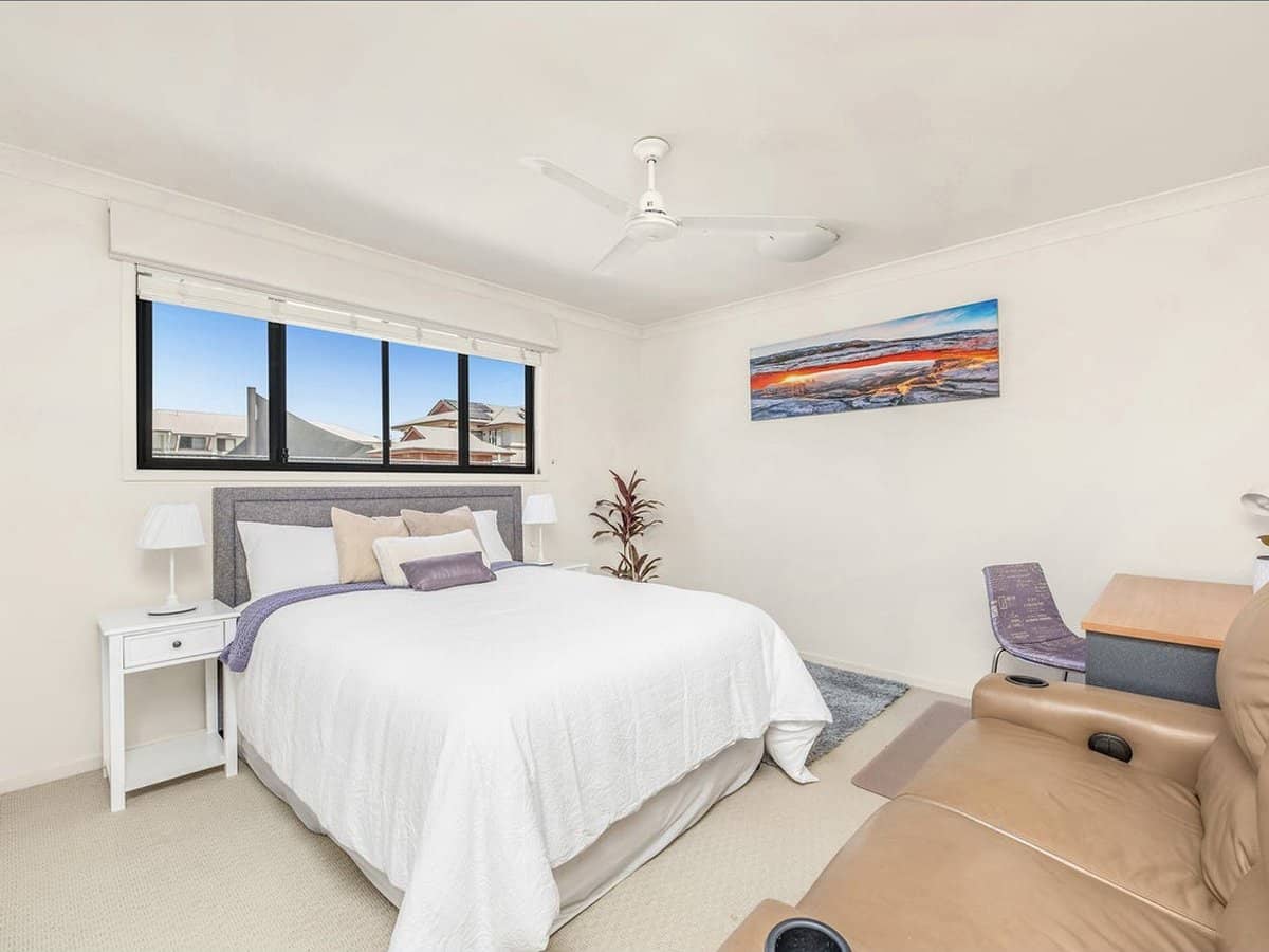 7 Greenway Circuit, MOUNT OMMANEY - Thumbnail 9