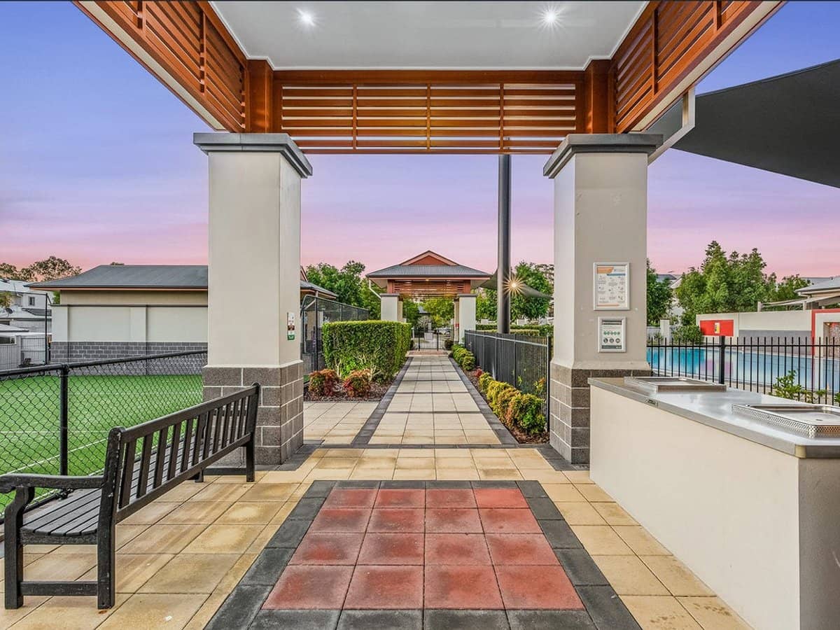 7 Greenway Circuit, MOUNT OMMANEY - Thumbnail 17
