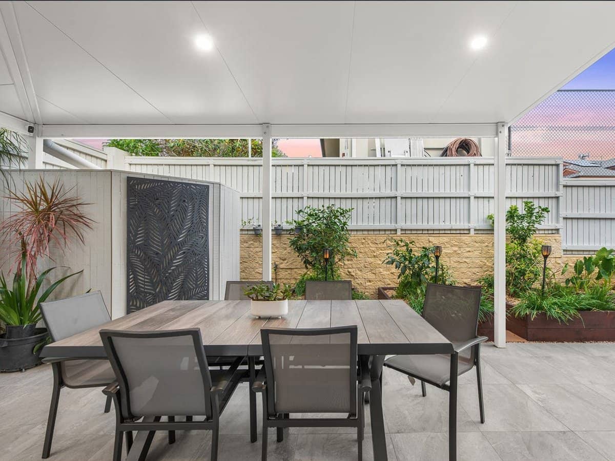 7 Greenway Circuit, MOUNT OMMANEY - Thumbnail 23