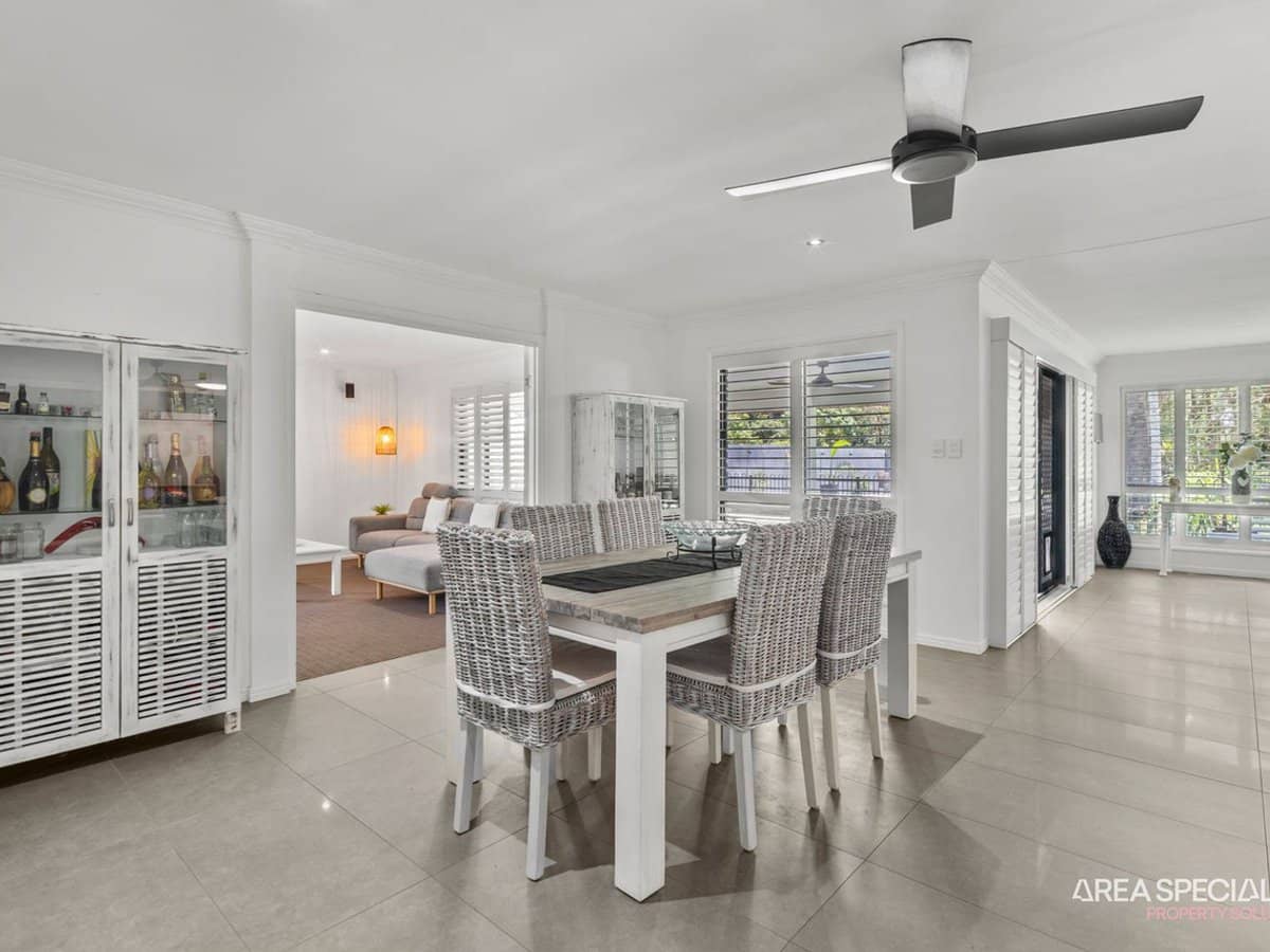 52 Pelican Parade, Jacobs Well - Thumbnail 15