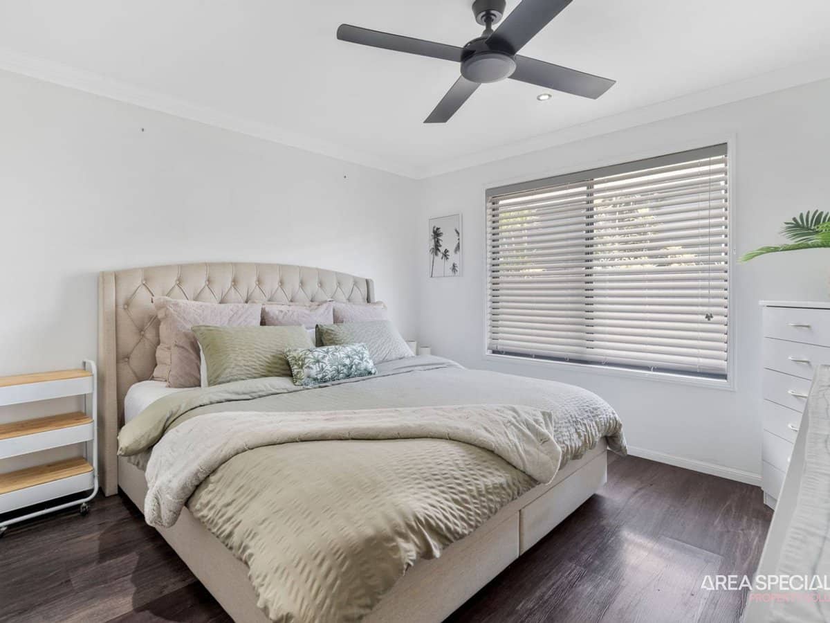 52 Pelican Parade, Jacobs Well - Thumbnail 20