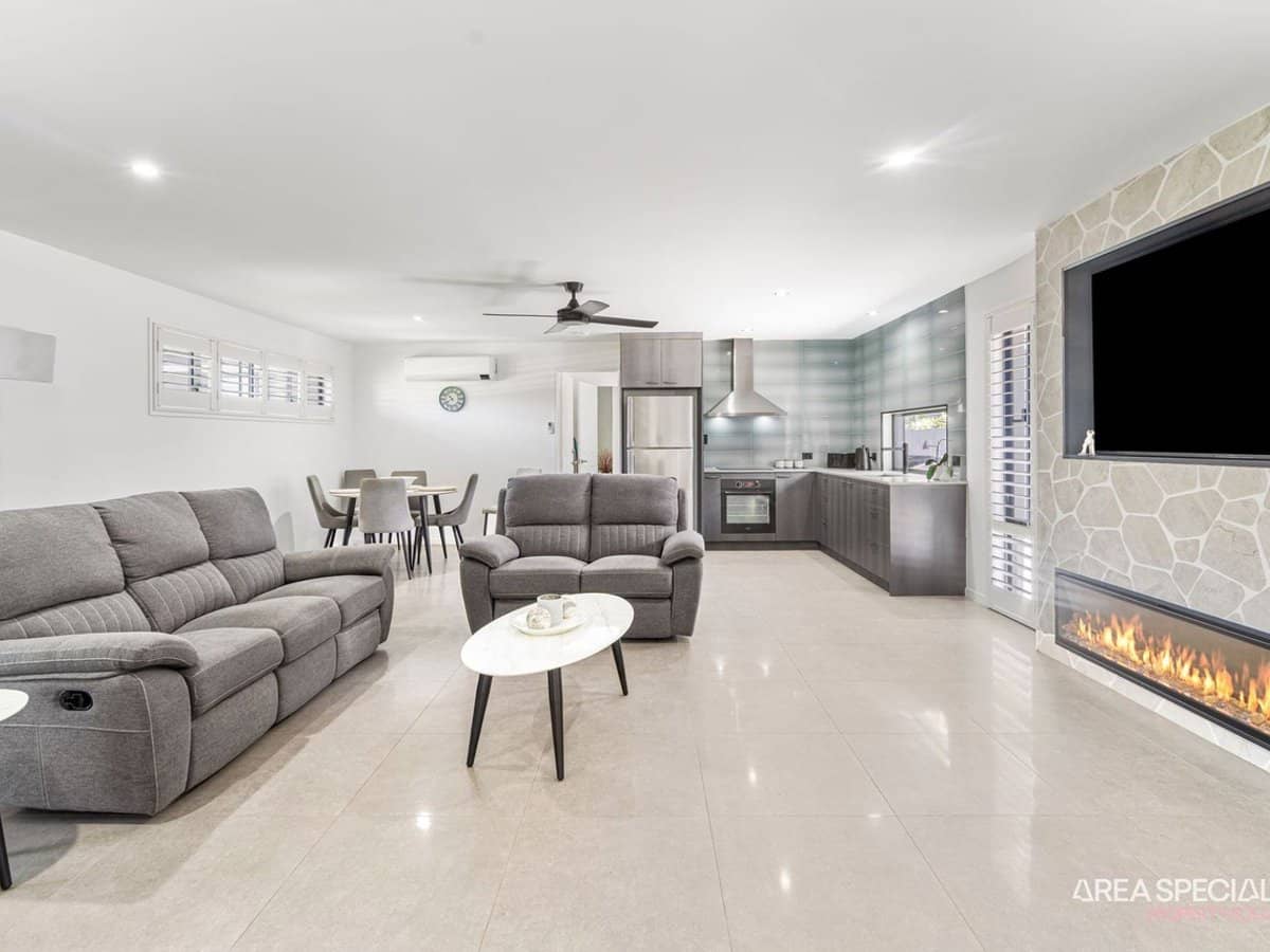 52 Pelican Parade, Jacobs Well - Thumbnail 28