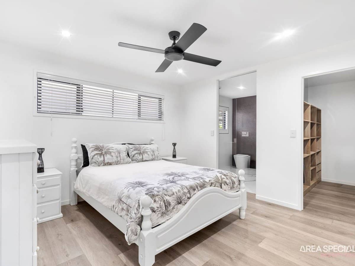 52 Pelican Parade, Jacobs Well - Thumbnail 31