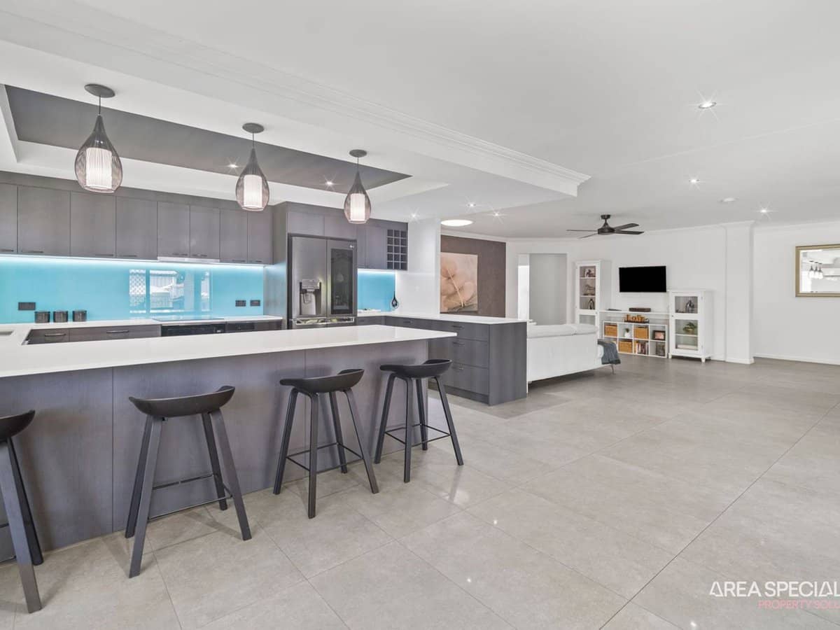 52 Pelican Parade, Jacobs Well - Thumbnail 12